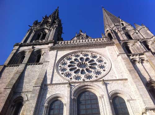 Eccezionali giochi di luce a Chartres 02