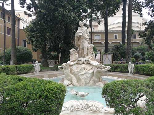 presentato a roma il restauro della fontana di palazzo venezia 01